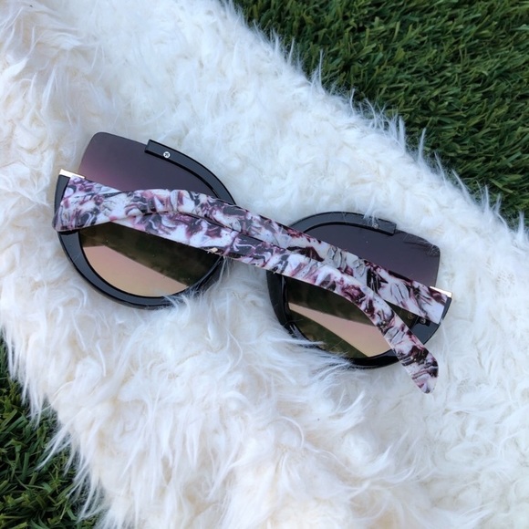 ✨HP 7/16✨Rose Gold Cat Eye Sunglasses - Picture 3 of 3